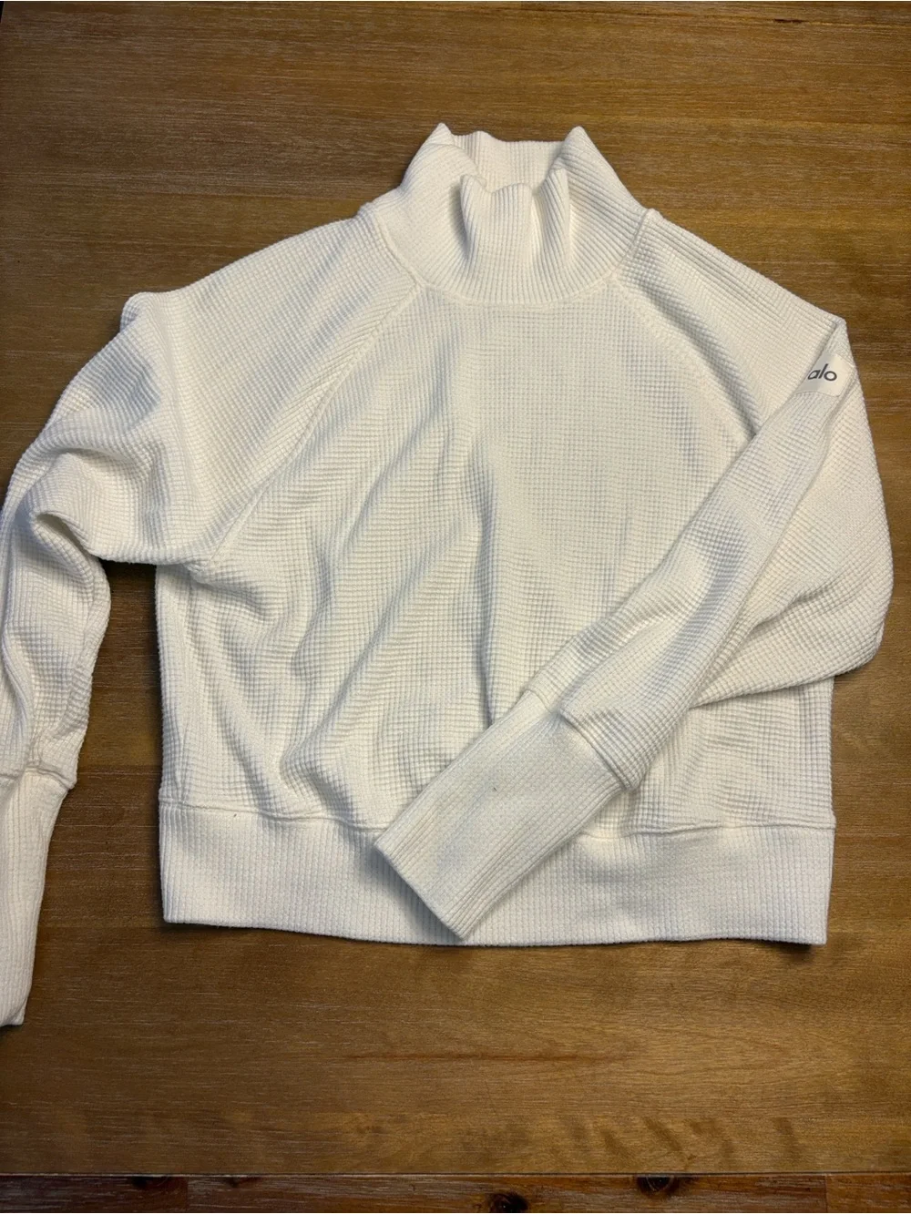 ALO Yoga Cream Waffle Mock Neck Sweater sz small, Ivory